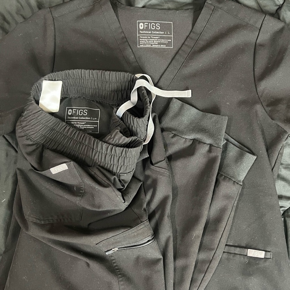 Figs scrubs